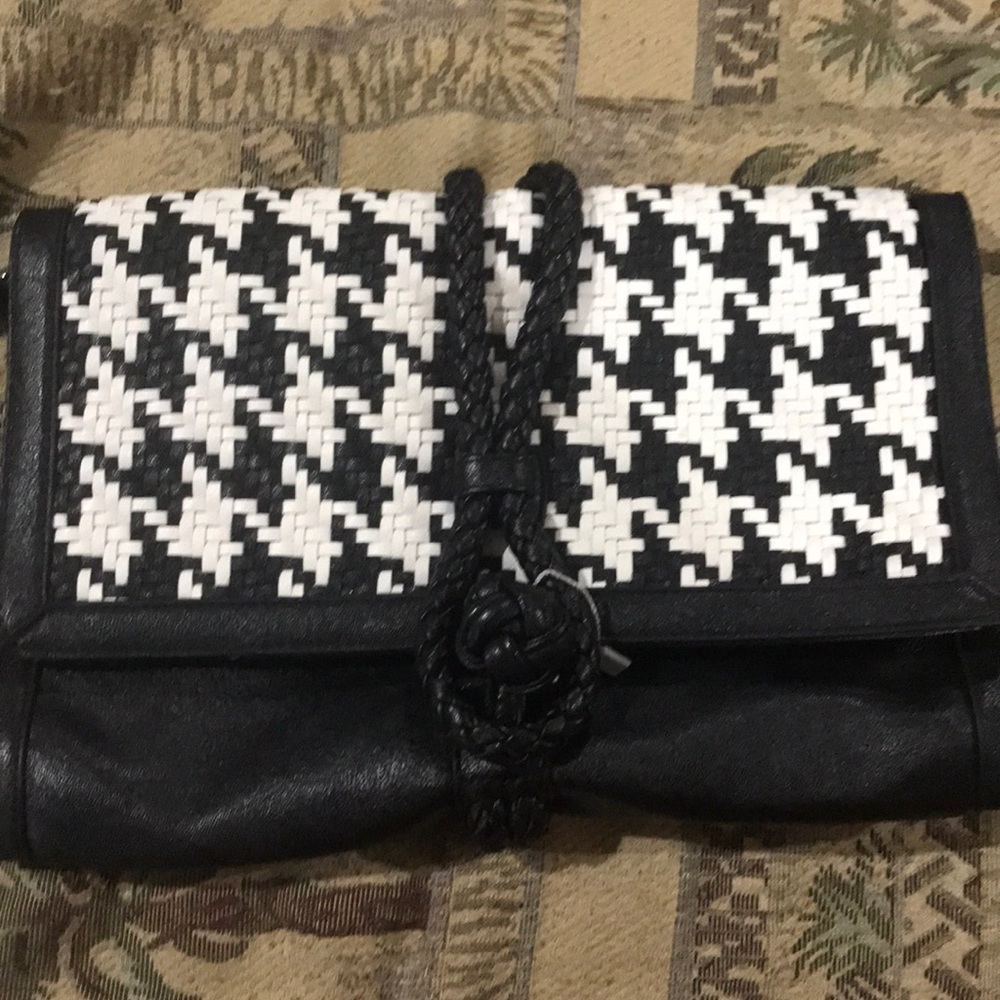 Brand New Houndstooth wrist purse